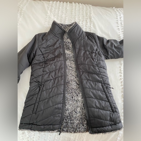 North Face Mossbud Swirl Reversible Jacket - Picture 3 of 5